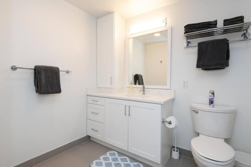Apartment Comfy With Pool & Hot Tub In Downtown La'